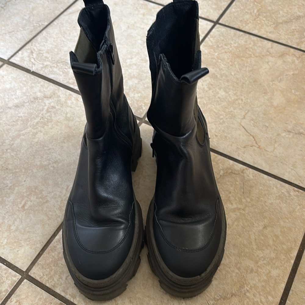 Black Leather Chunky Boots